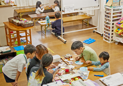 集団療育で集団での過ごし方も学ぶ