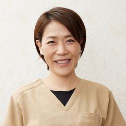 万場 寛子